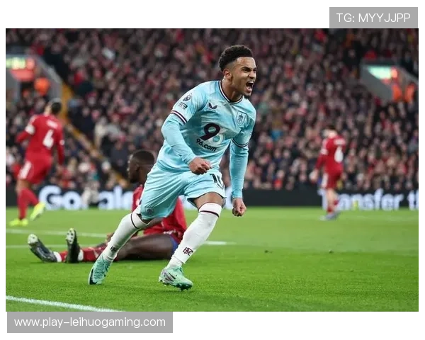 利物浦主场平伯恩利，爱德华兹扳平救主